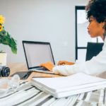 Menata Sudut yang Bercahaya